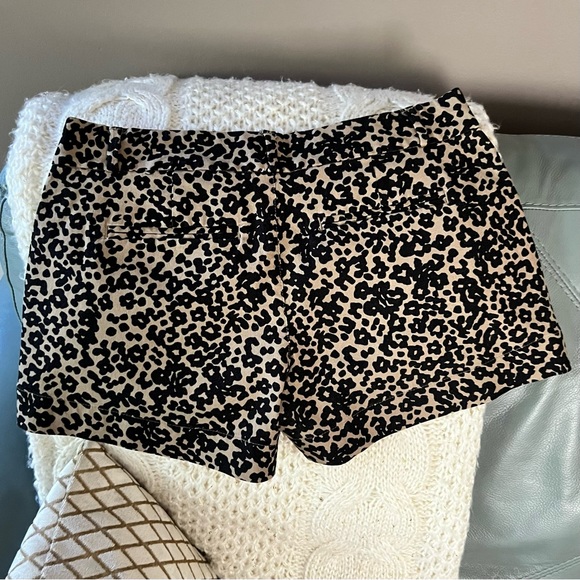 NWOT BANANA REPUBLIC Animal Print DRESS SHORTS 4 - Picture 6 of 9